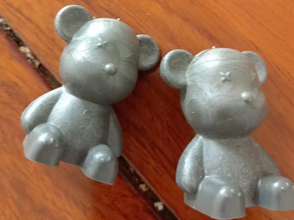 濟(jì)寧安屹工貿(mào)承接注塑模具和注塑產(chǎn)品專(zhuān)業(yè)代工，金日接單網(wǎng)紅小熊杯，日產(chǎn)8萬(wàn)只